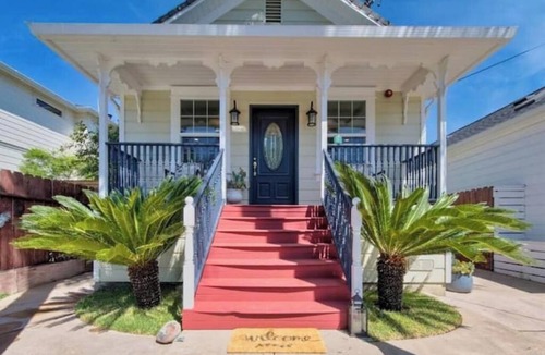 Napa Cottage | Amazing 2 Bedroom/2 Bath Cottage in the heart of Downtown Napa