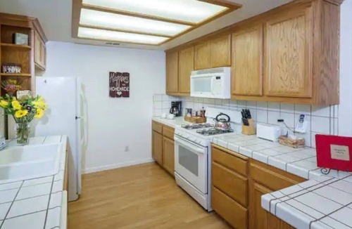 Mariposa House | Amazing comfort, family friendly, perfect home base for a Yosemite Adventure!