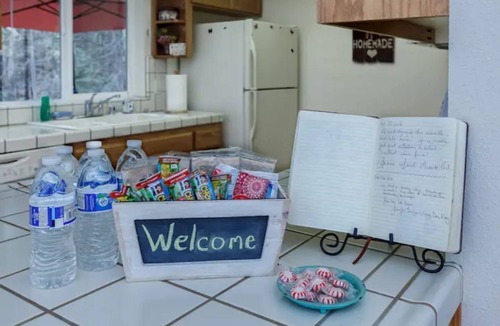 Mariposa House | Amazing comfort, family friendly, perfect home base for a Yosemite Adventure!