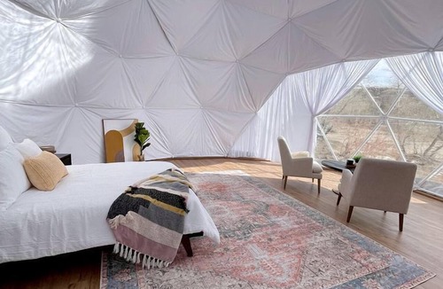 Wayne County Cabin | Amazing Dome with Stunning Sights in Wayne County, Utah