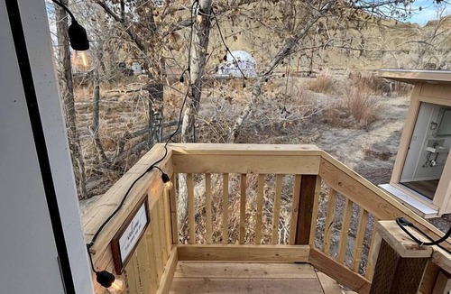 Wayne County Cabin | Amazing Dome with Stunning Sights in Wayne County, Utah