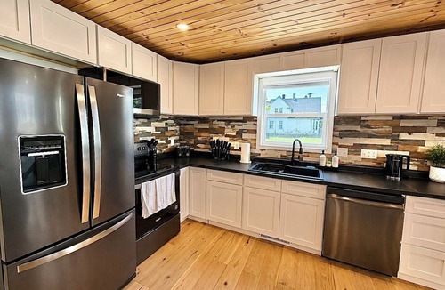 Sandusky House | Amazing Getaway! 5 Miles Cedar Point Sports Force