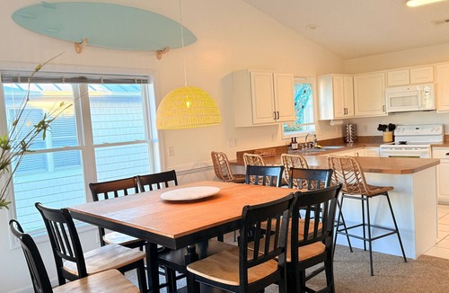 Surf City Ski Chalet | Amazing ocean views, Sleeps 8, Beach access, Pets OK