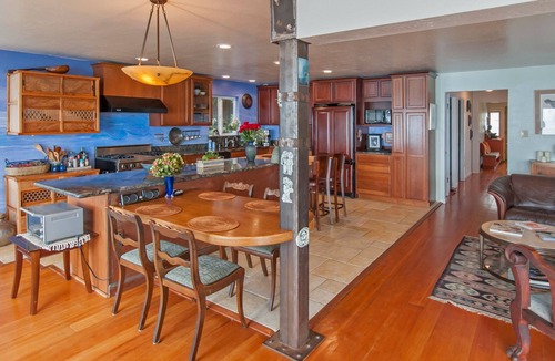 Montara House | Amazing oceanfront 3 Bedroom/2 Bathroom home for 30 day or more rental