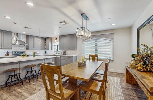 Arts District Condo | Amazing Old Town location above Grimaldi's Pizzeria - very walkable