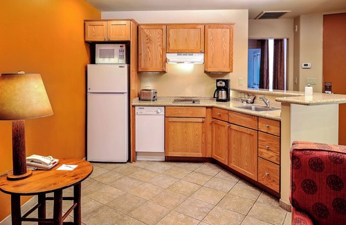 Oak Creek Hotel | Amazing Sedona Destination! 3 Spacious Units, Pool, BBQ Facilities, Parking