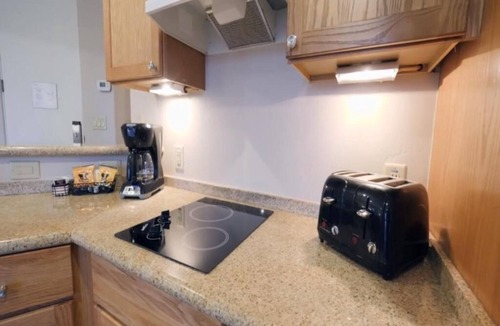 Oak Creek Hotel | Amazing Sedona Destination! 3 Spacious Units, Pool, BBQ Facilities, Parking