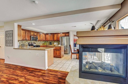 Silverado Ranch House | Amazing Summery Retreat~Pool-Spa-BBQ~South Strip