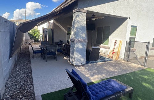 Surprise Farms House | Amazing Surprise Retreat W/Pool, Hot Tub, Ping Pong Table and much more!
