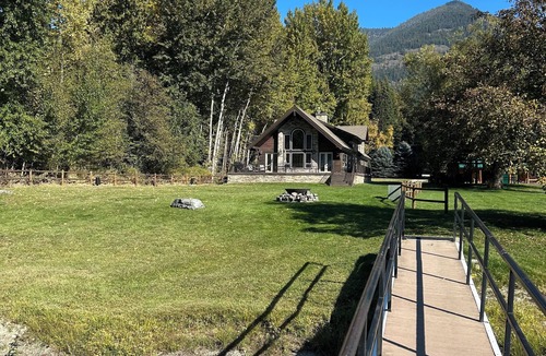 Troy House | Amazing Views at the Lake Lodge house, Bull Lake, Montana