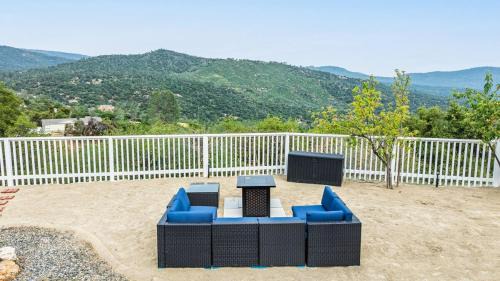 Oakhurst Villa | Amazing Views Hot Tub-Games-Fire pit 6BR Sleeps 20