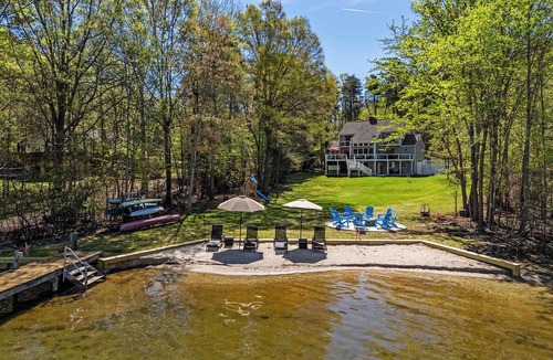 Bumpass House | Amber Sunset | Lakefront on Lake Anna | Dock, Hot Tub, Game Room | 4BR