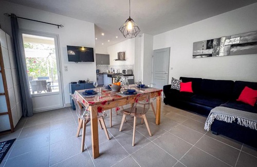 Molini Apartment | Ambre - Terrace Garden - by TGB