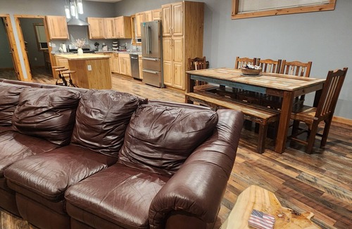 Loon Lake House | American Dream is a Cozy 2-bedroom bungalow in charming Loon Lake with AC