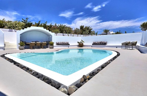 Exo Gialos Villa | Amor Hideaway Villas by Mr and Mrs White