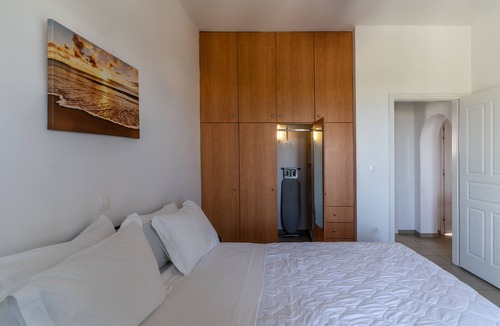 Santorini Hotel | Ampelos Executive Houses