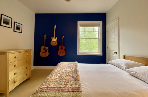 Sun Valley House | An exquisite modern home, high-end neighborhood, below the Sawtooth wilderness.