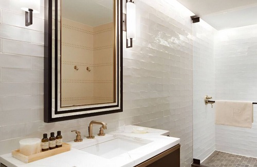 Downtown El Paso House | An Inviting and Lavish Queen Room! With Bathtub