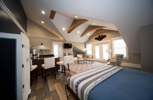 Put-in-Bay Hotel | Anchor Inn Boutique Hotel
