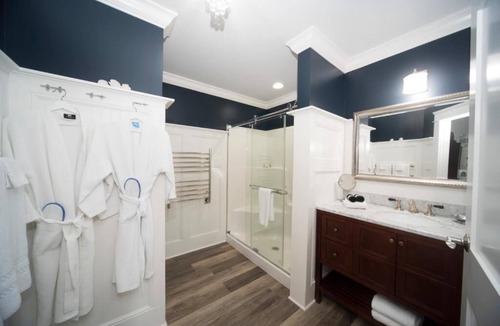 Put-in-Bay Hotel | Anchor Inn Boutique Hotel