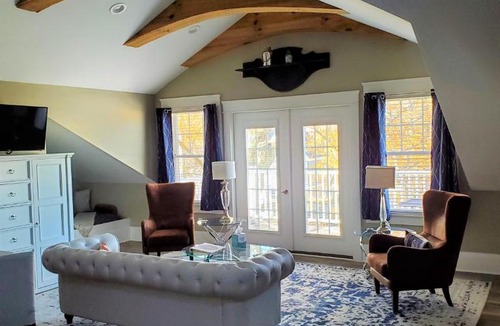 Put-in-Bay Hotel | Anchor Inn Boutique Hotel