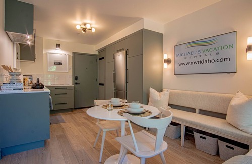 Elkhorn Village Condo | Angani Studio - Elkhorn Resort Amenities Included