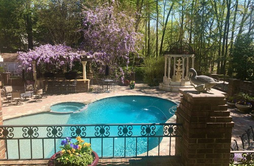 Davidsonville House | Annapolis Area Private, 3 Bedroom Pool, Jacuzzi & Sauna & Casino-Like Game Room