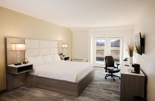 Globe - Miami Resort | Apache Gold Resort Hotel