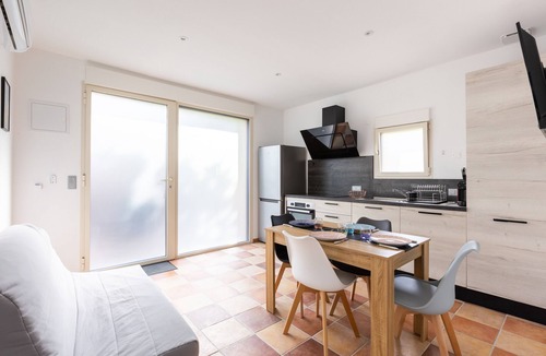 Santa-Reparata-di-Balagna Apartment | Apartment 'A Casa Assulanata Cinto' with Mountain View, Wi-Fi, and Air Conditioning