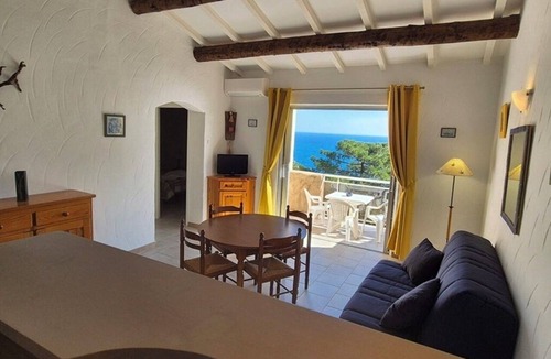 Tarcu Apartment | Apartment 3 people with panoramic sea view in quiet residence