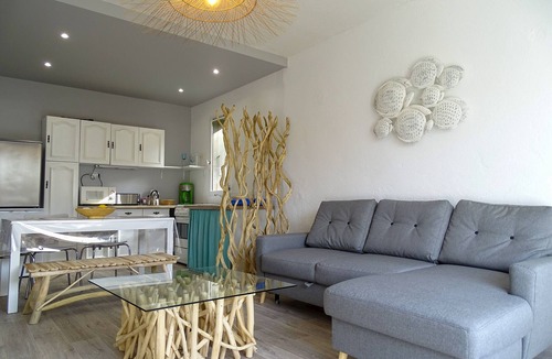 Algajola Apartment | Apartment-Comfort-Private Bathroom-Côté Jardin