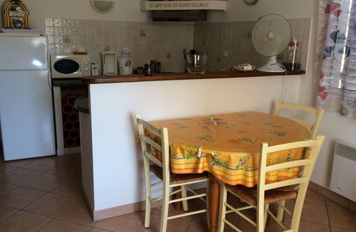 Valpaja Apartment | Apartment in house in the countryside, with swimming pool, Peri