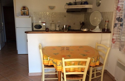 Valpaja Apartment | Apartment in house in the countryside, with swimming pool, Peri