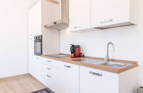 Pineto Apartment | Apartment 'La Dolce Vita 1' with Sea View, Wi-Fi and Air Conditioning
