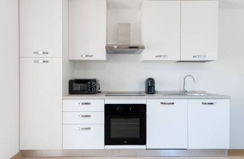 Pineto Apartment | Apartment 'La Dolce Vita 3' with Sea View, Wi-Fi and Air Conditioning