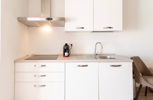 Pineto Apartment | Apartment 'La Dolce Vita 6' with Sea View, Wi-Fi and Air Conditioning