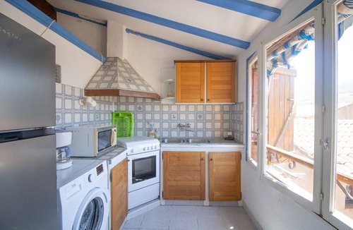 Appietto Apartment | Apartment 'Le Zini' with Sea View, Wi-Fi and Air Conditioning