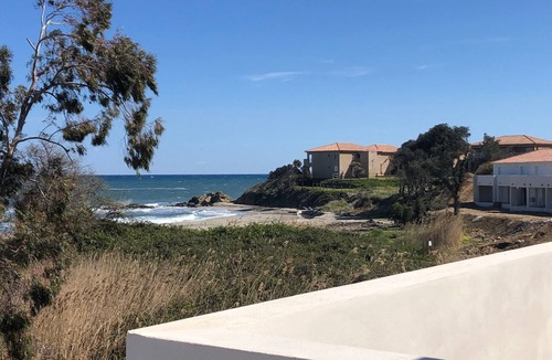 Bravone Apartment | APARTMENT Les PIEDS DANS L'EAU - Sea view - 2 to 4 people