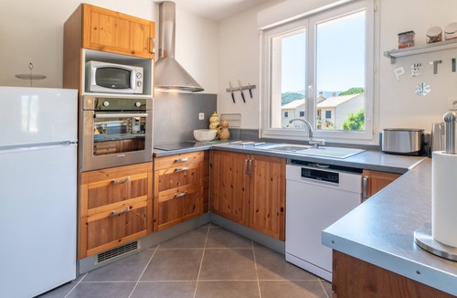 Oletta Apartment | Apartment 'Lumapa Oletta' with Mountain View, Wi-Fi and Air Conditioning