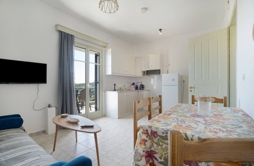 Eleios-Pronnoi Apartment | Apartment 'Maistrali First Floor 2' with Sea View, Wi-Fi and Air Conditioning