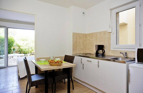 L'Ile-Rousse Apartment | Apartment near Sandy Beaches