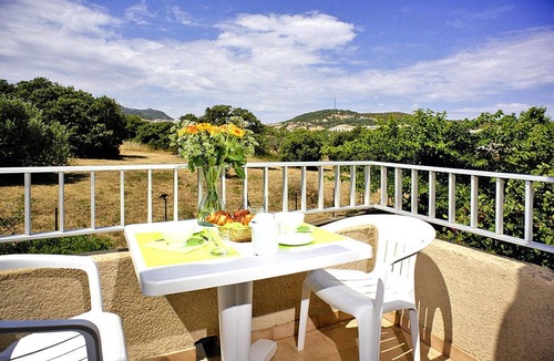 L'Ile-Rousse Apartment | Apartment near Sandy Beaches