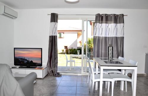 Santa-Lucia-di-Moriani Apartment | Apartment next to the sea 4 peoples-WIFI-TV-Air Conditioning-Moriani Haute-Corse