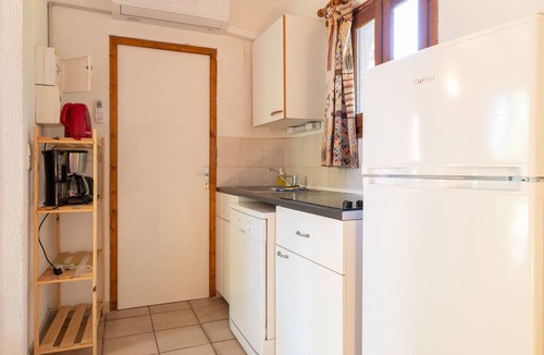 Talasani Apartment | Apartment 'Rico Plage 4 Personnes' with Private Terrace, Wi-Fi and Air Conditioning