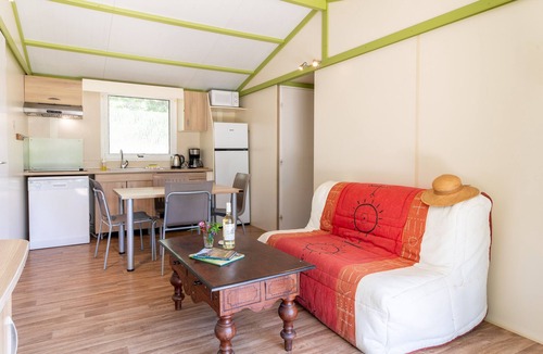 Talasani Ski Chalet | Apartment 'Rico Plage 6 Personnes' with Private Terrace, Shared Garden and Wi-Fi