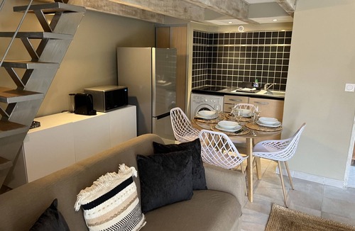 Corte Apartment | Apartment-Standard-Ensuite with Shower-Balcony