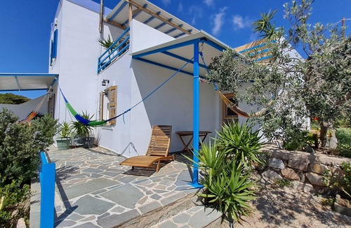 Megas Gialos House | Apartment 'Syros Mandala Studio-Zen' with Wi-Fi and Air Conditioning