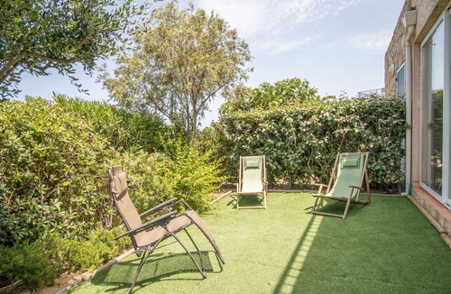 Marine de Saint Ambroggio Apartment | Apartment 'T4 Marine Sant'ambroggio' with Private Garden, Wi-Fi and Air Conditioning