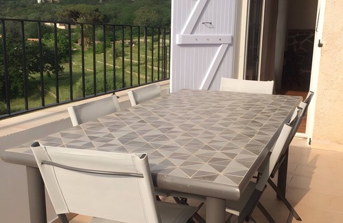 Pigna Apartment | Apartment 'Villa Pigna' with Sea View, Private Terrace and Wi-Fi