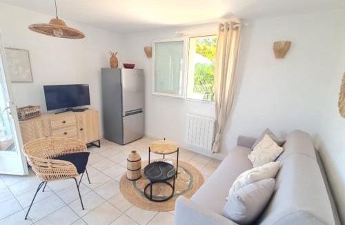 Villanova Apartment | Apartment with balcony and 360 sea view